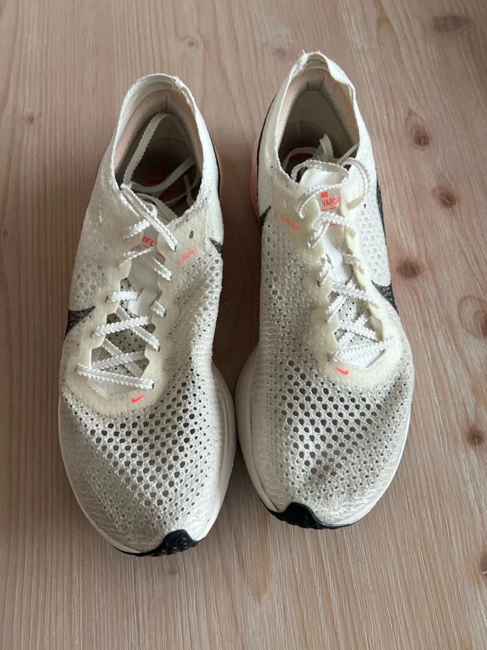 Nike Vaporfly white and pink Size 9